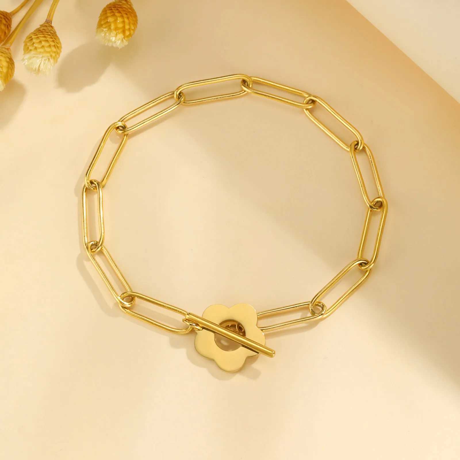 Waterproof flower bracelet stainless steel wristband bracelet womens gift lucky jewelryXJ250402