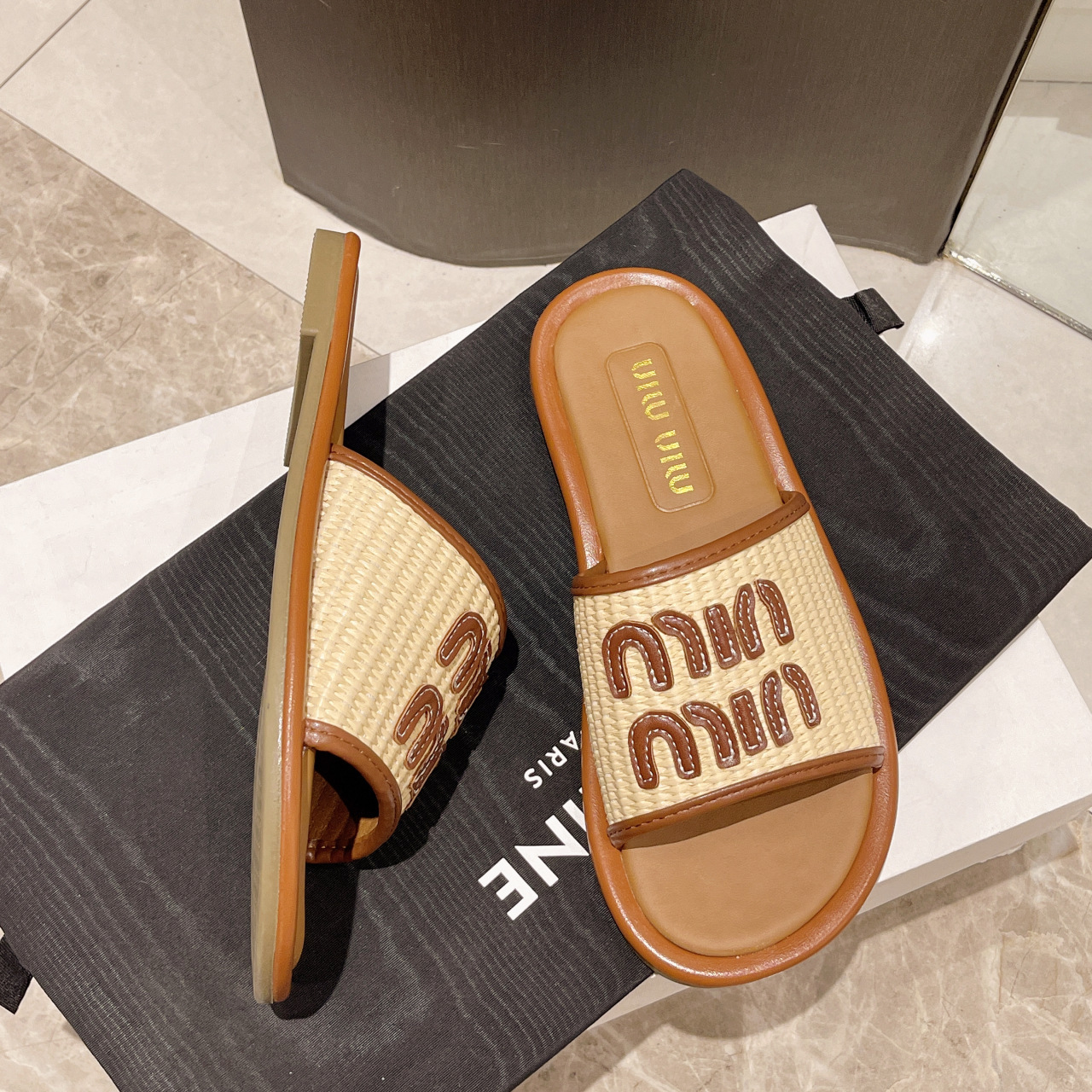 Free shipping designer Slippers for womans flat sandals fashion lady slider Weaving surface summer Slides woman shoes