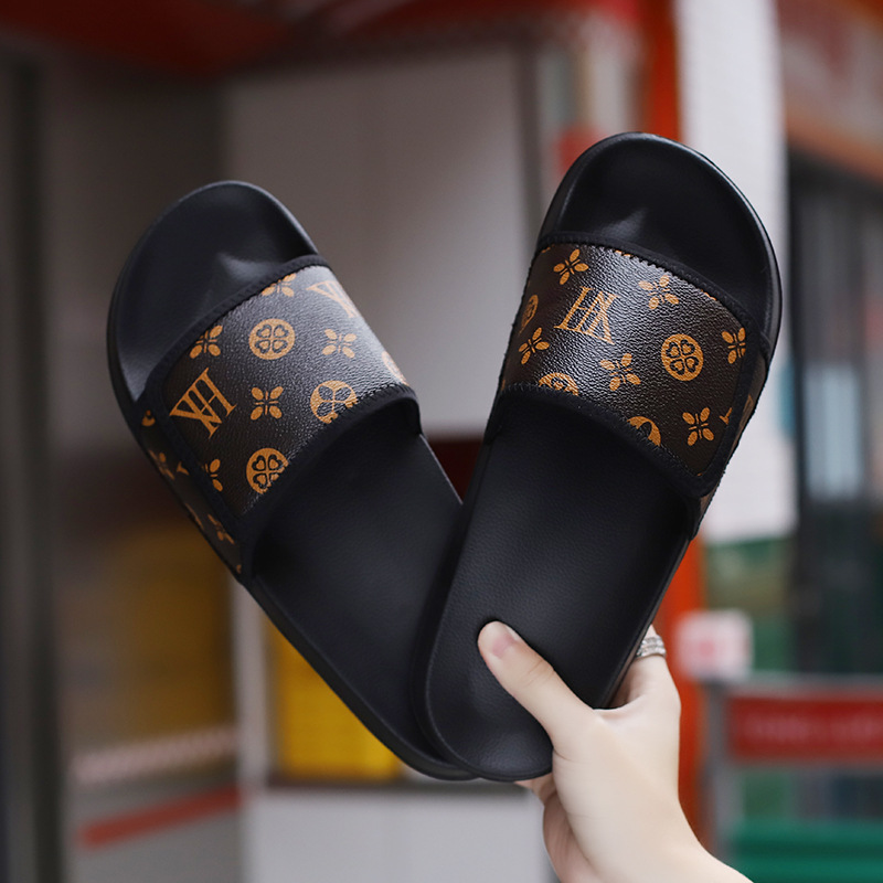 Free shipping 2025 summer new slippers men outdoor beach personality trend slippers home casual non-slip soft bottom sandals large size 45 super ootd