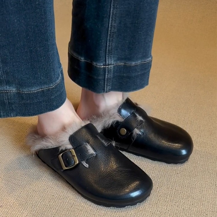2025 Sheepskin version ~ a kick of lazy people's fur Birkenstocks, women's retro plush wears warm half slippers versatile cotton shoes