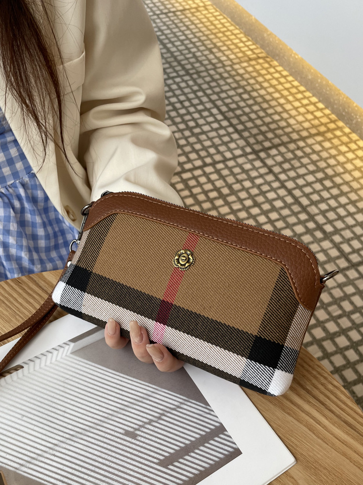 Free Shipping Bestselling New Design Plaid Pattern Clutch Bag Elegant Light Luxury Shoulder Crossbody Bag Women Black Caramel