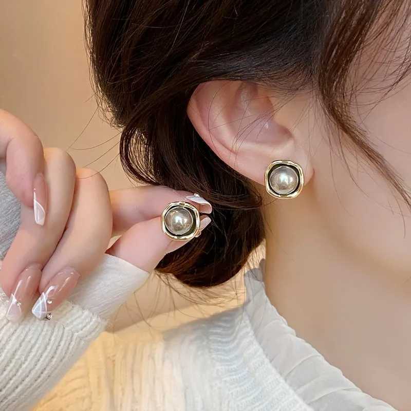 2024 New Arrival French Elegant Simple Grey Imitation Pearl Stud Earrings For Women Fashion Cute Sweet Metal Jewelry Party Gifts Y250401