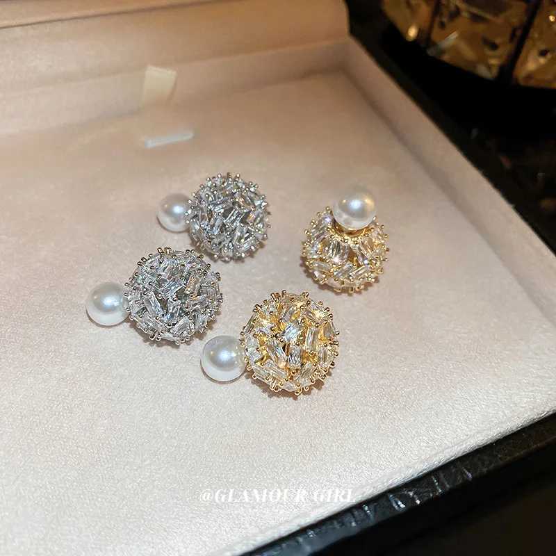 Electroplated silver needle zirconia ball European and American light luxury fashion Atwo wearing personalized earrings Y250401