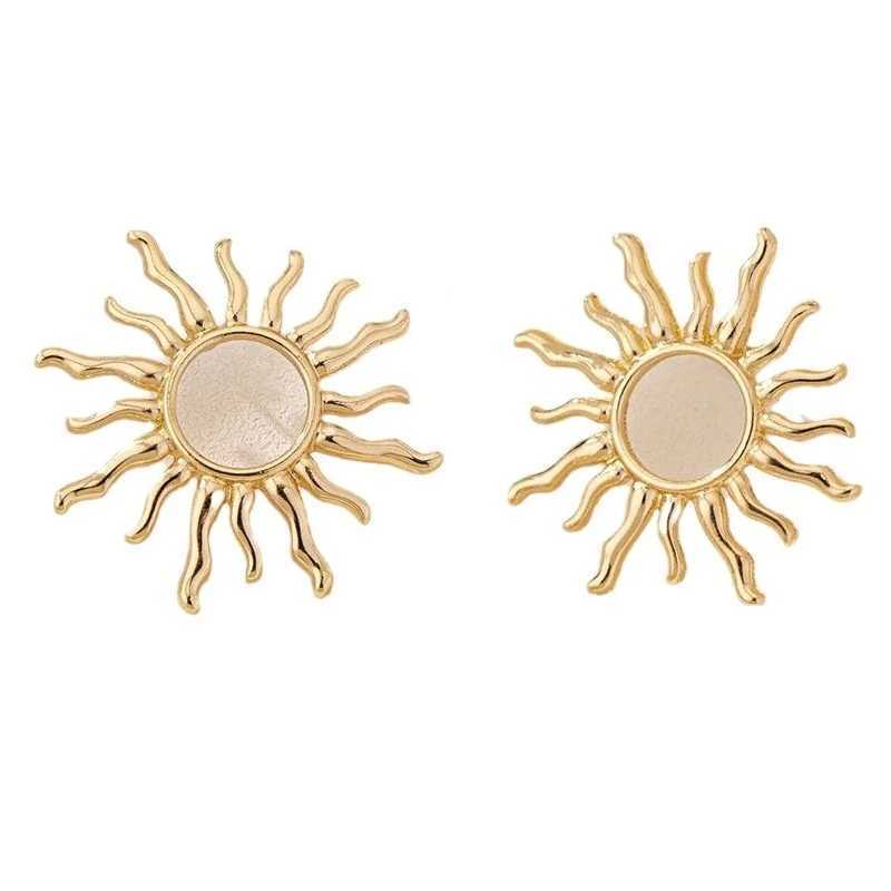 1 pair of stylish and elegant sunflower stud earrings suitable for womens holiday party gifts OL fashion jewelry earring accessories Y250401
