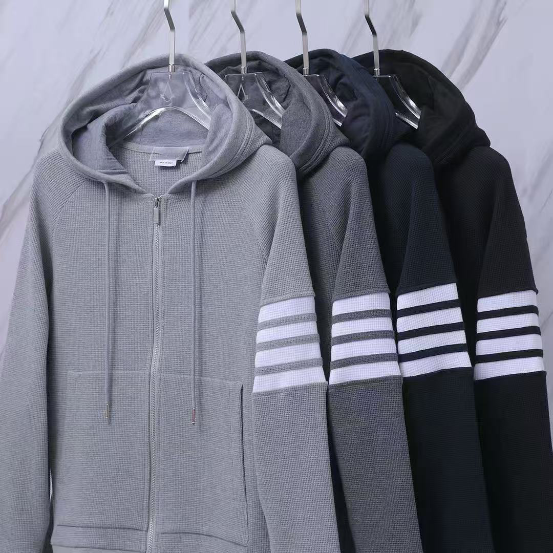 Designer men's hooded sweatshirt, trendy hooded pullover shirt, four stripes on the arm, men's and women's sportswear, fashionable casual hoodie