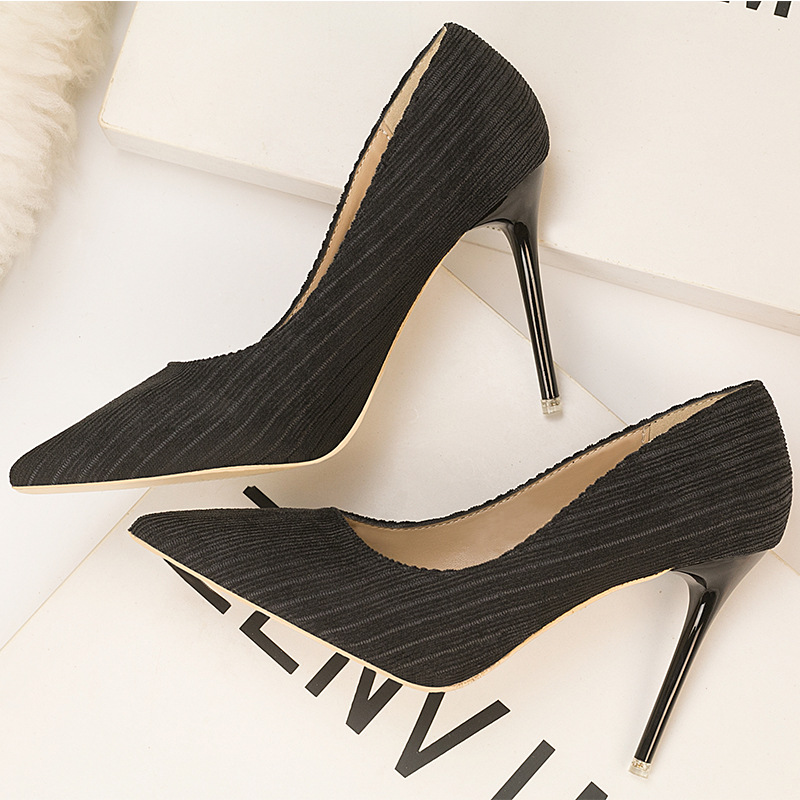 2025 Korean version of fashionable and simple high heels slim suede high heels shallow mouth pointed toe women's single shoes new