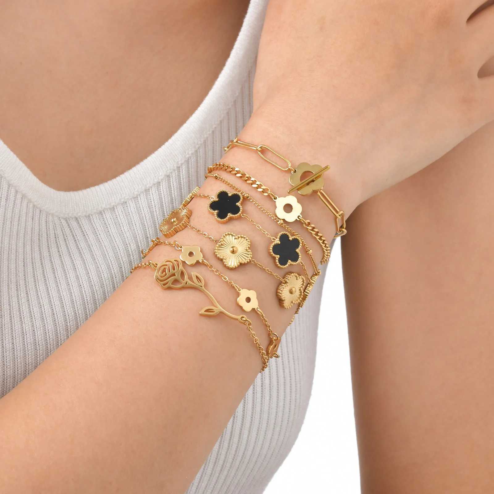 Waterproof flower bracelet stainless steel wristband bracelet womens gift lucky jewelryXJ250402