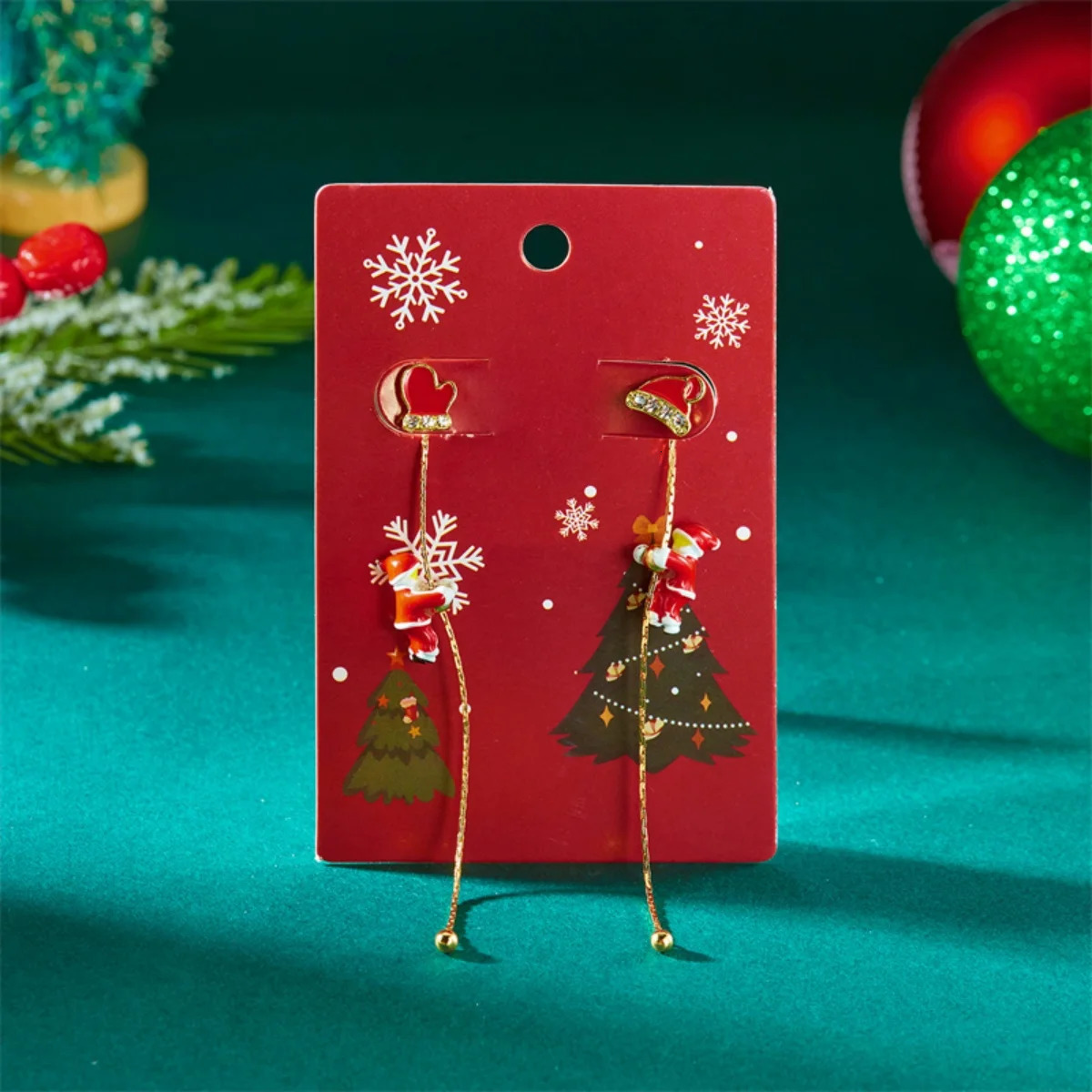 Christmas Crawling Santa Claus Earrings For Women Men Xmas Hat Glove Candy Snowflake Star Fringe Dangle Creative Holiday Jewelry 251031