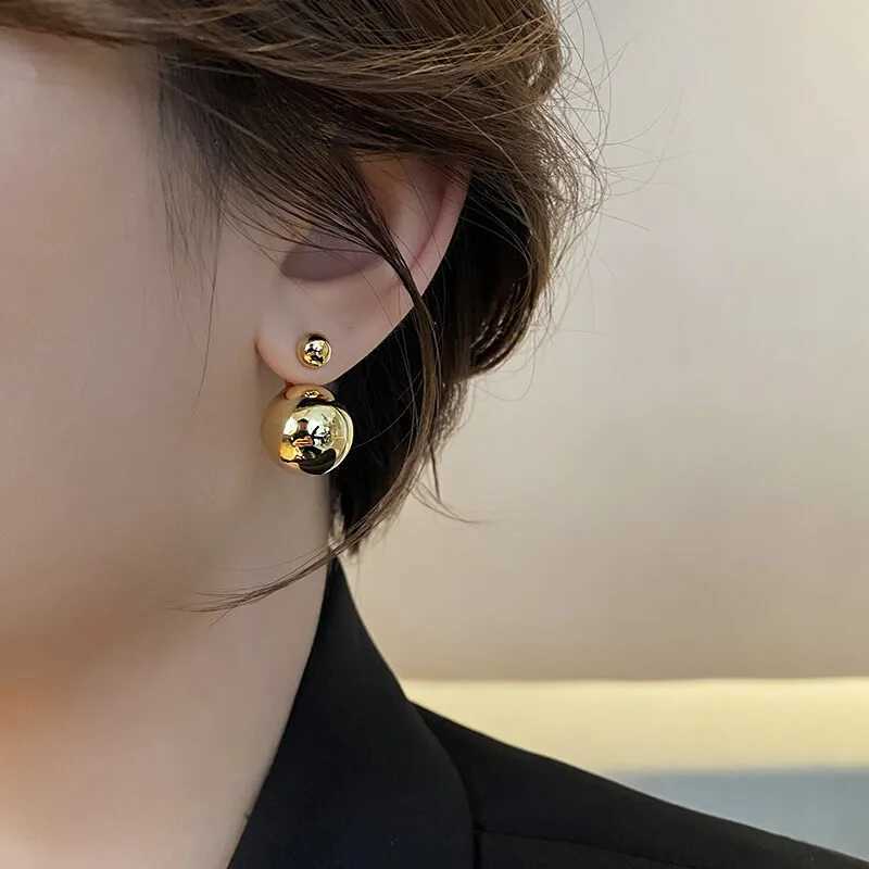 Womens tempered metal ball stud earrings Korean fashion elegant jewelry girls simple earrings Y250401