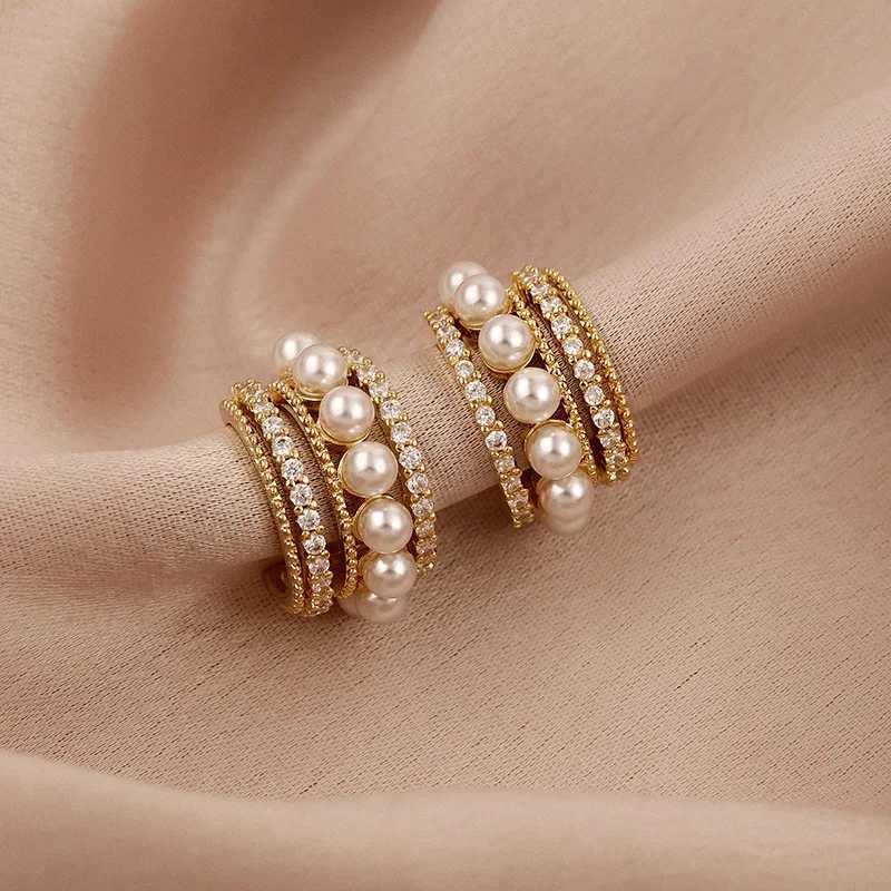 2022 New Korean Geometric C-shaped Imitation Pearl Stud Earrings For Women Fashion Simple Crystal Jewelry Gifts Y250401