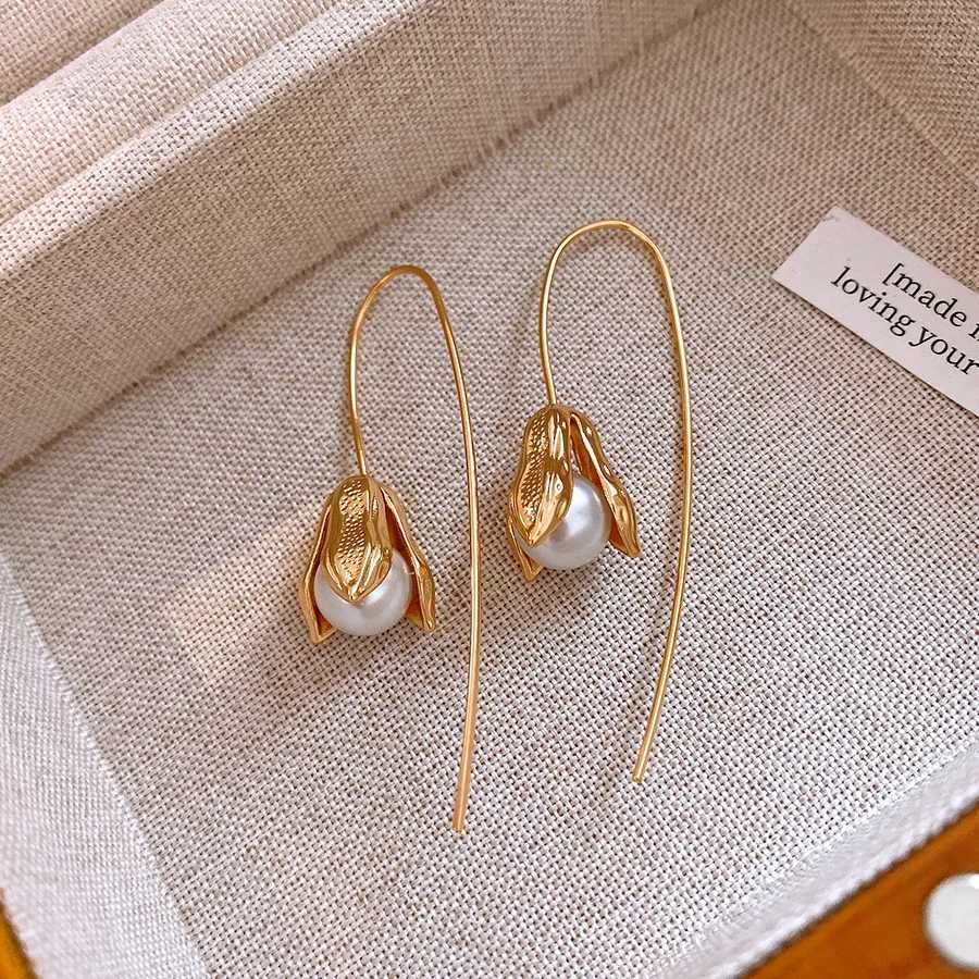Light Luxury Niche Design Elegant Imitation Pearl Flower Bud Dangle Earrings For Women Fashion Sweet Metal Jewelry Party Gifts Y250401