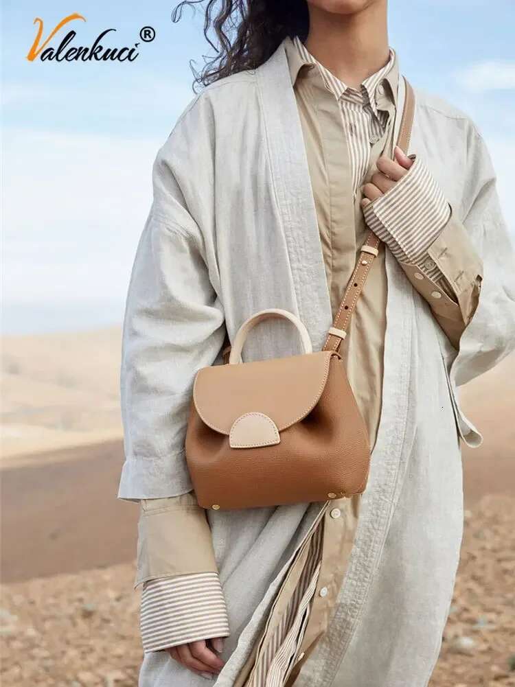 Fashion Wing French Niche Tote Cyme Light Retro Portable Shoulder Bucket Armpit Bag