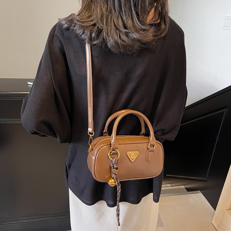 Fashionable Crossbody Bag for Women - Simple Design with Single Shoulder Strap