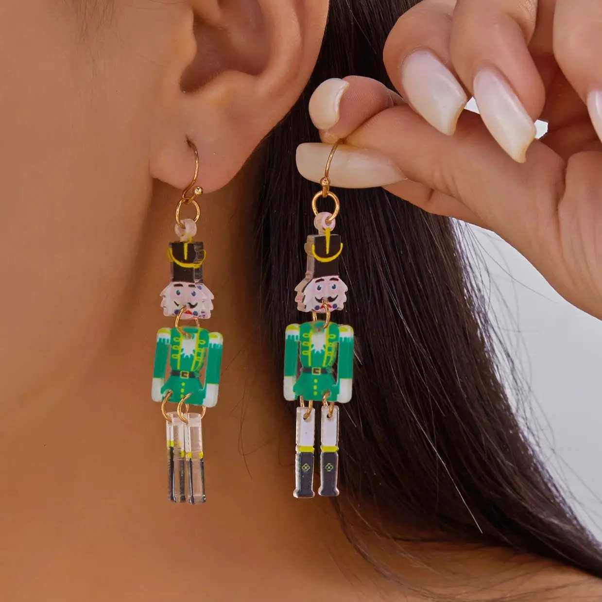 Minimalist Acrylic King Pattern Drop Earring for Women Cute Santa Claus Elk Christmas Tree Pendant Earring Year Jewelry Gift 251031