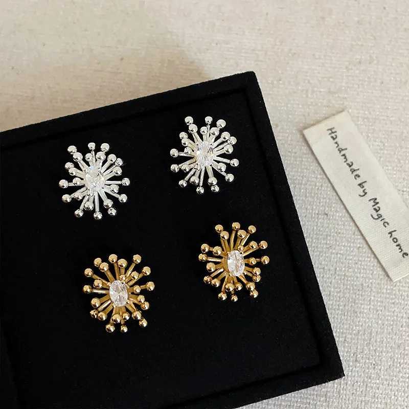 2025 New Arrival Light Luxury Fireworks Zircon Stud Earrings For Women Fashion Elegant Geometry Jewelry Party Gifts Y250401
