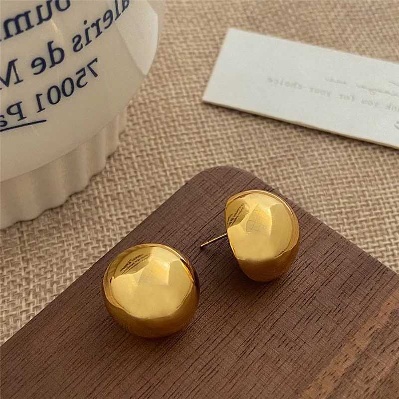 European style punk fashion geometric semi metal large ball round stud earrings suitable for womens party accessories Y250401