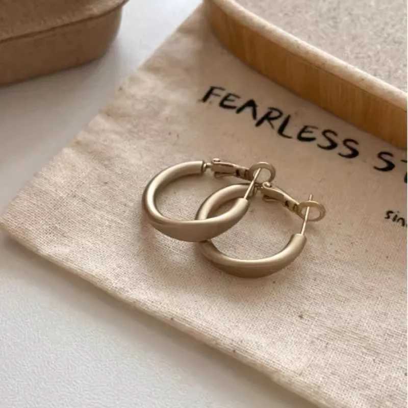 South Korea Simple Cold Wind Matte Metal Temperament Hoop Earrings For Women Fashion Simple Jewelry Accessories Party Gifts Y250401