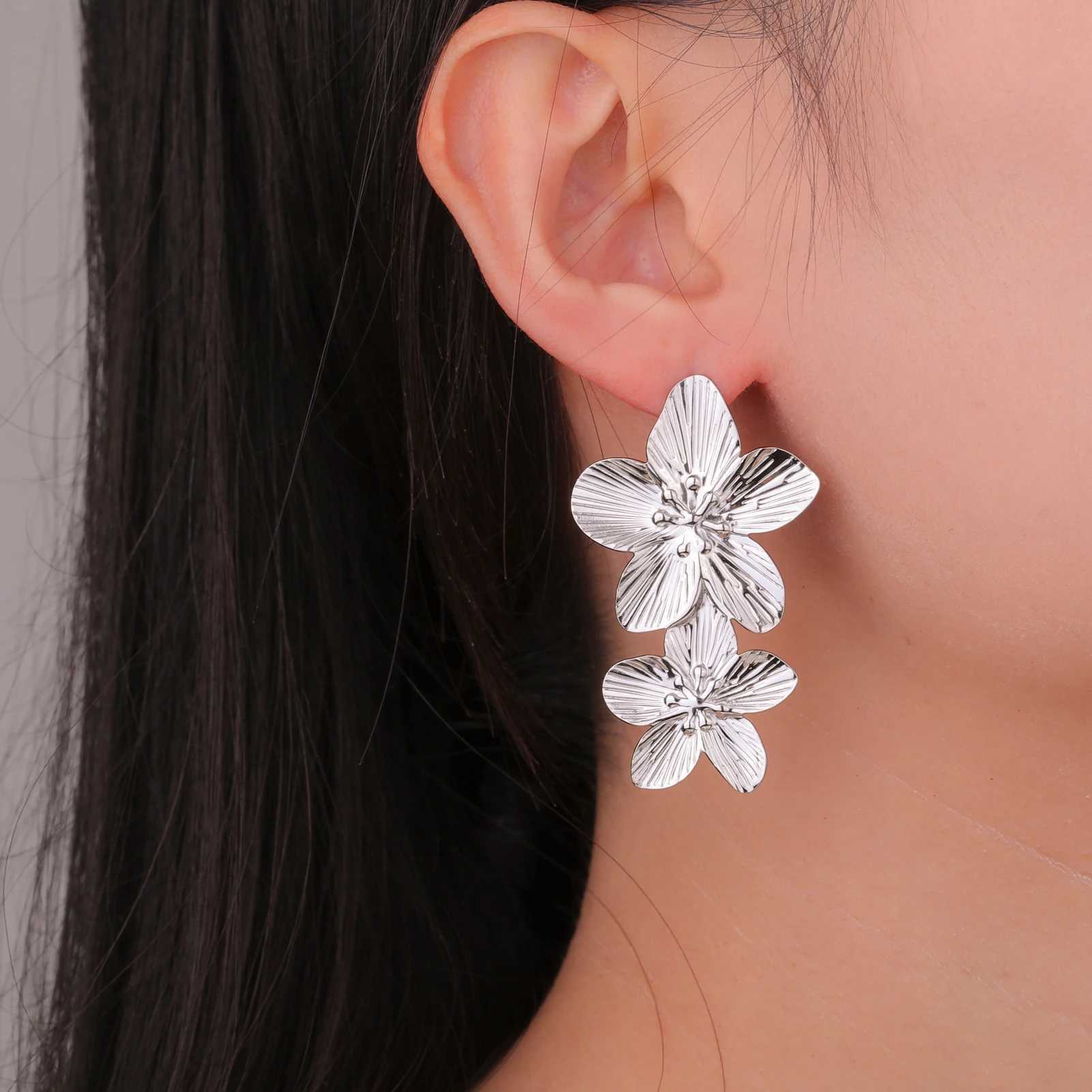 Cazador stainless steel large flower stud earrings womens bohemian earrings jewelry fashion party wedding birthday gift 2025 Y250401