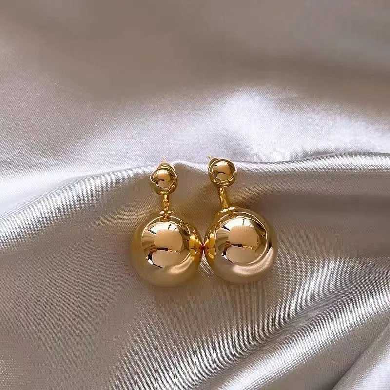 2023 New Arrival Light Luxury Elegant Metal Ball Stud Earrings For Women Fashion Round Jewelry Party Accessories Gifts Y250401