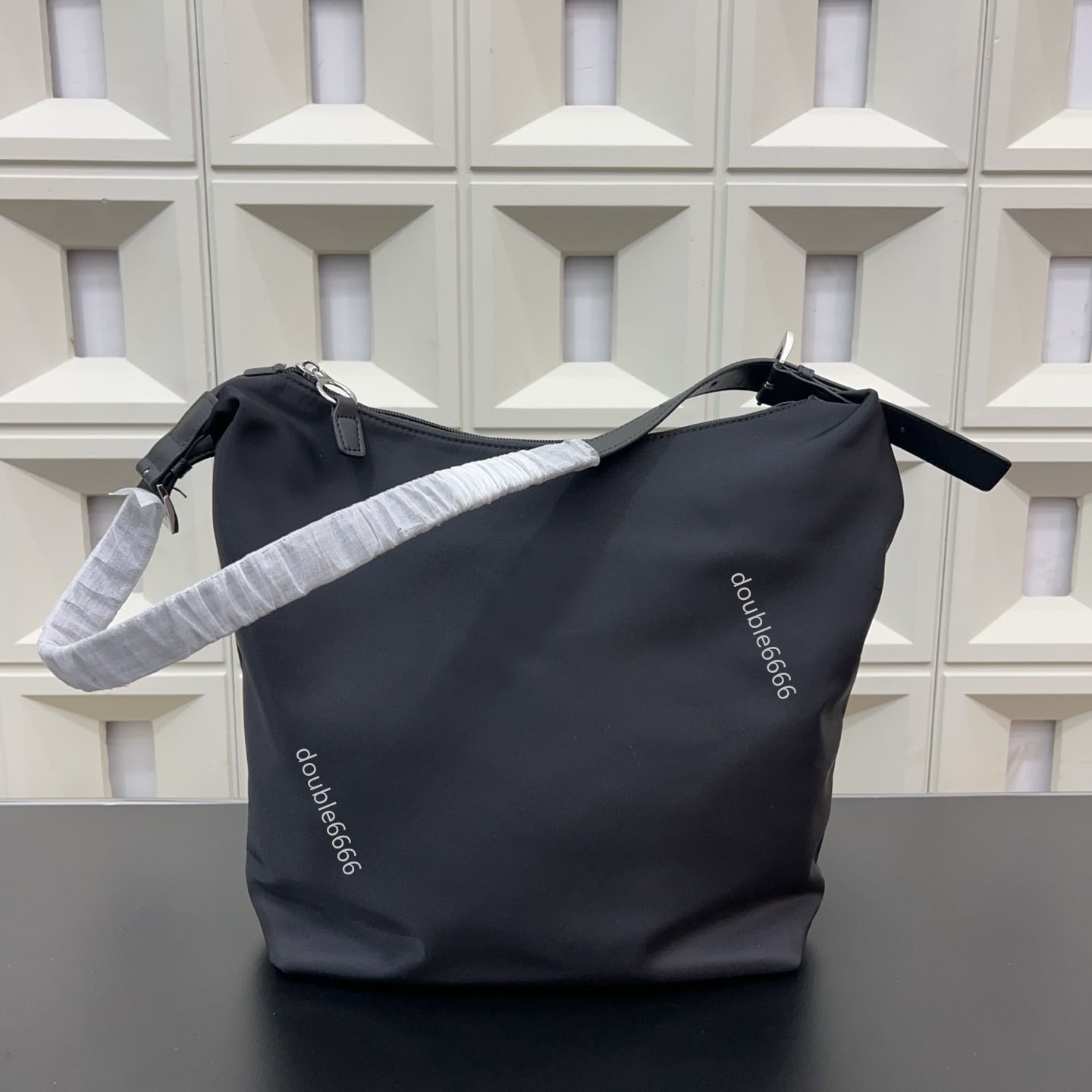 Designer women Underarm bag Fashion shoulder bag man messenger bag commuter bag travel bag laptop bag sports bag waist bag handbag shopping crossbody bag