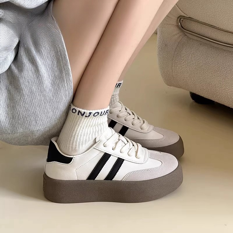 designer shoes 2025 Women's thick-soled white sneaker Fashionable casual board shoes wedge sole single shoes inspired