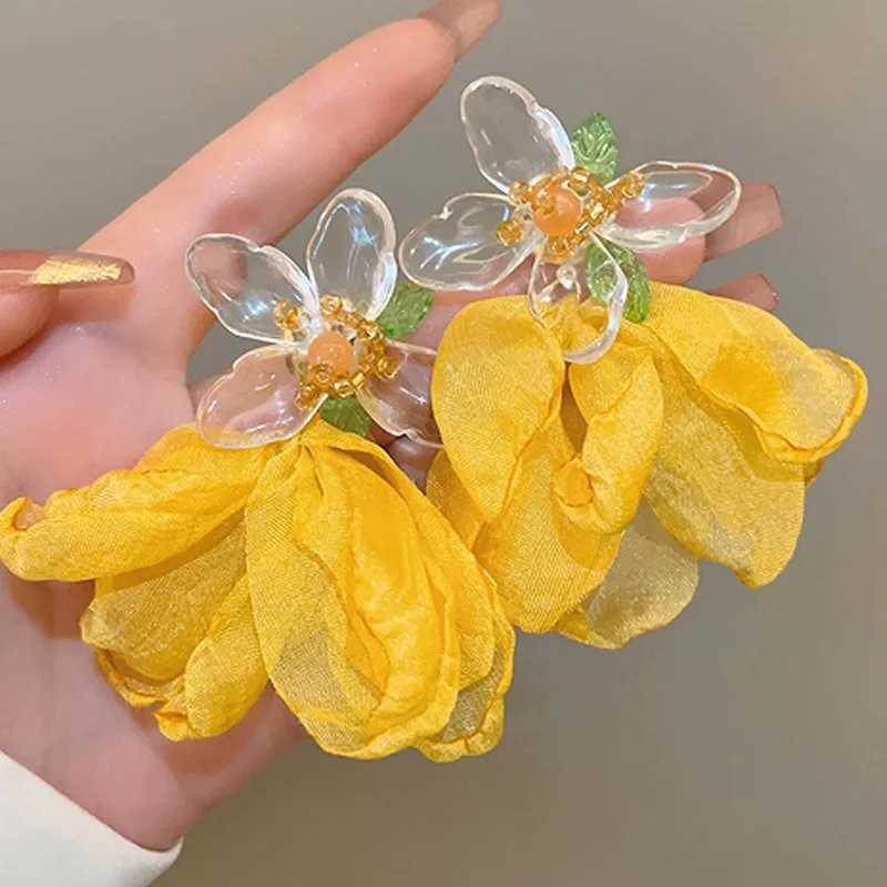 European And American Handmade Elegant Yellow Flower Exaggerated Dangle Earrings Fashion Women Sweet Jewelry Party Gifts Y250401