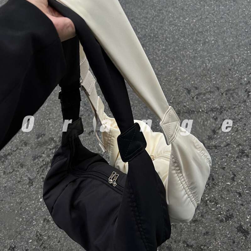 2025 NEW Diagonal cross for women in autumn winter 2025 new large capacity dumpling bag down cotton simple and versatile shoulder bag zhanyishengli