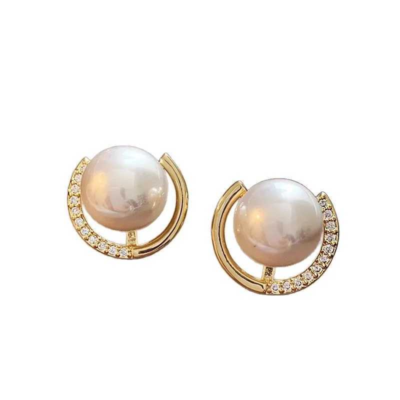 2025 New Arrival Exquisite And Elegant Arc Geometric Pearl Stud Earrings For Women Fashion Sweet Crystal Jewelry Party Gifts Y250401