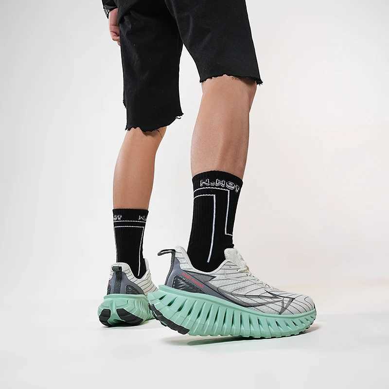 2025 Mens Running Shoes tra Light Tennis Sport Breathable Sneakers Tenis Mascino Black Mesh Walking Casual Jogging Trainers Z250411