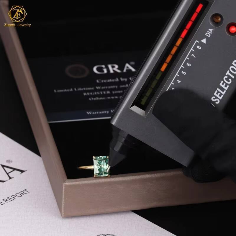2025 Hot Sale 925 Sterling Silver Green Color Radiant Cut 7x9MM Moissanite Diamond Women Luxury Wedding Moissanite Rings
