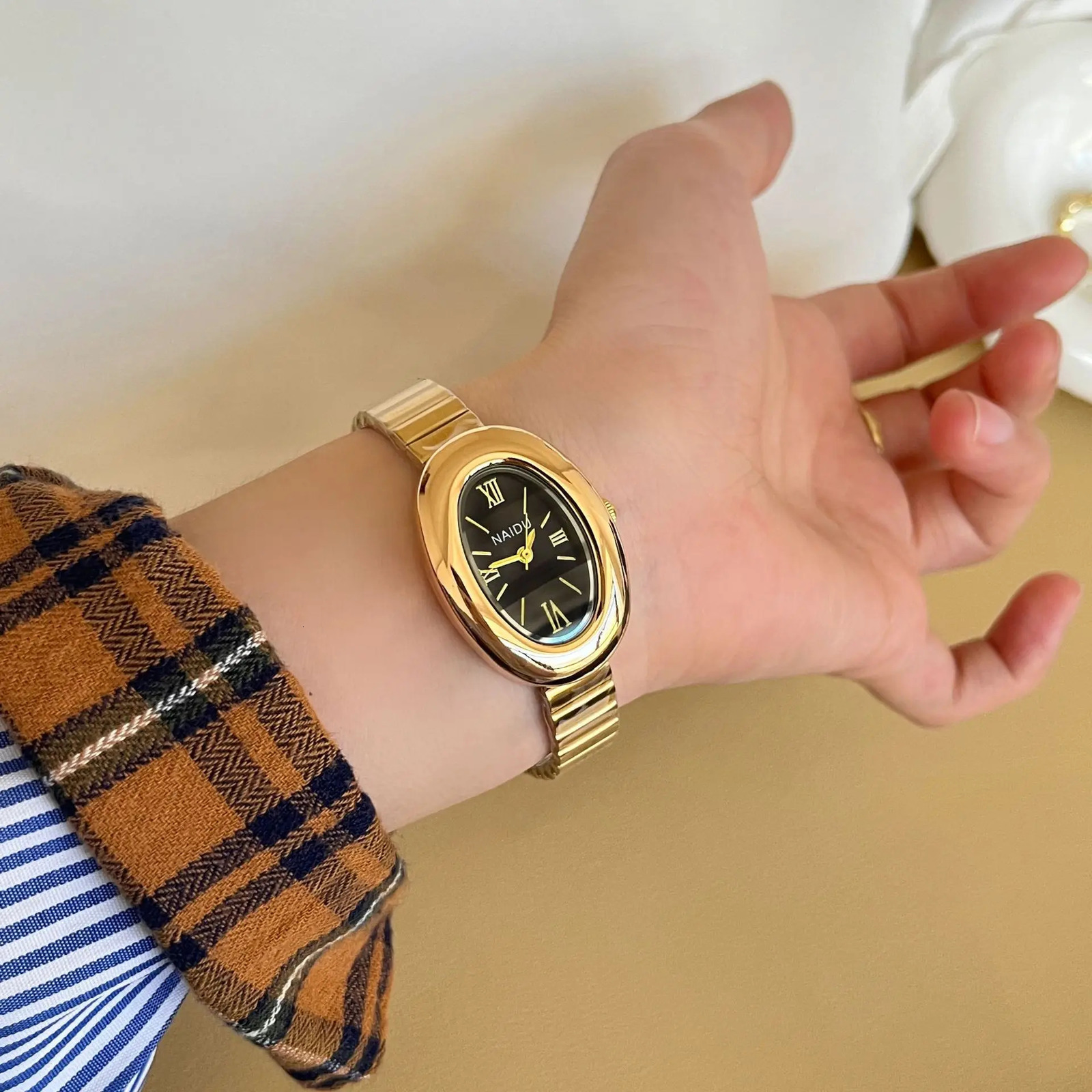 Women Watch Vintage Oval Dial Gold Watch Roman Numerals Steel Strap Ladies Girl Gift Wristwatch Clock Relojes 251031