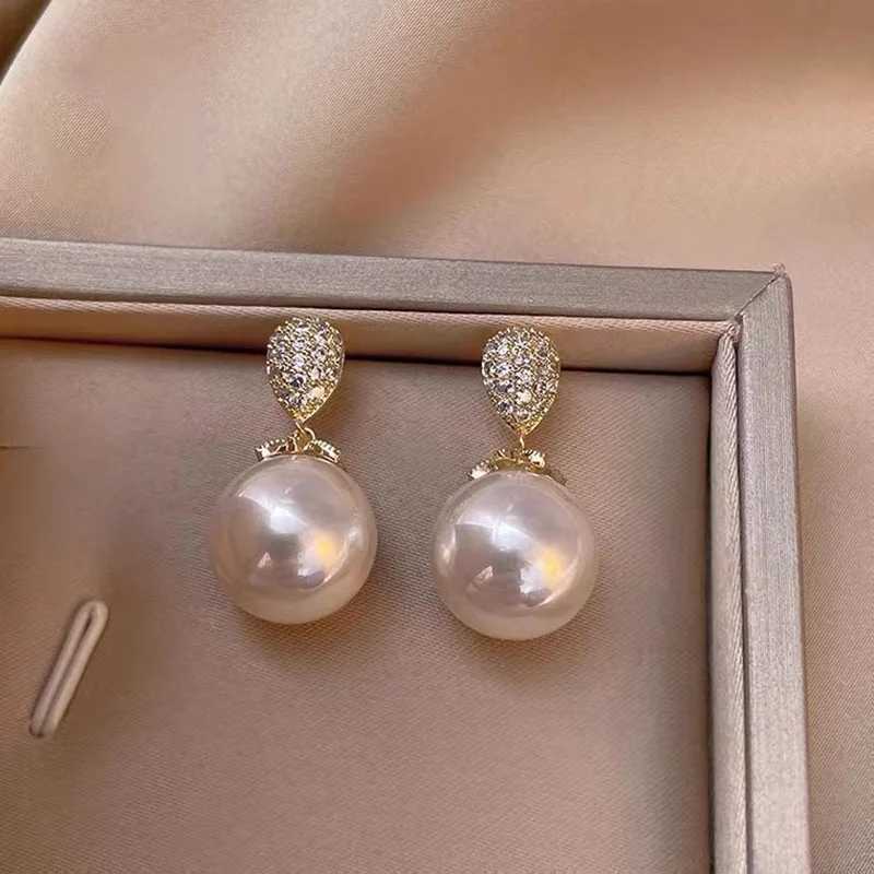 Retro exquisite micro water drop pearl women French light luxury design elegant Internet celebrity accessories Y250401
