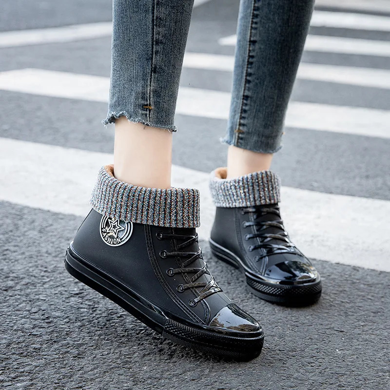 Stylish warm womens galoshes rain shoes with fur winter waterproof boots woman fashion garden rainshoes plush raining boot 250325bj