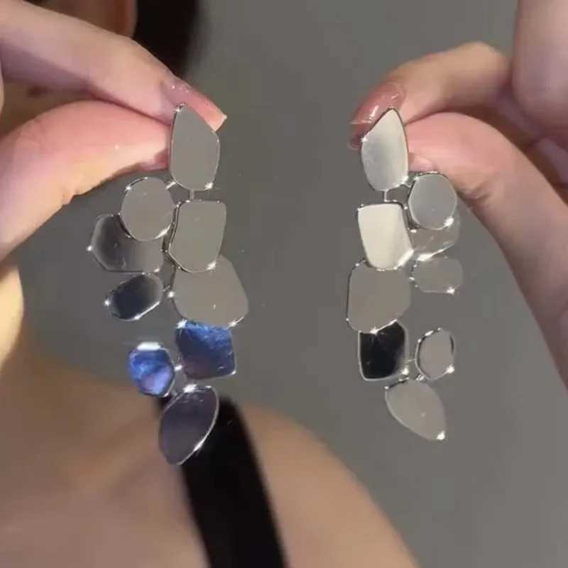 Exaggerated metal irregular pendant earrings for womens fashion silver long leaf pendant earrings for wedding jewelry 2025 Y250401