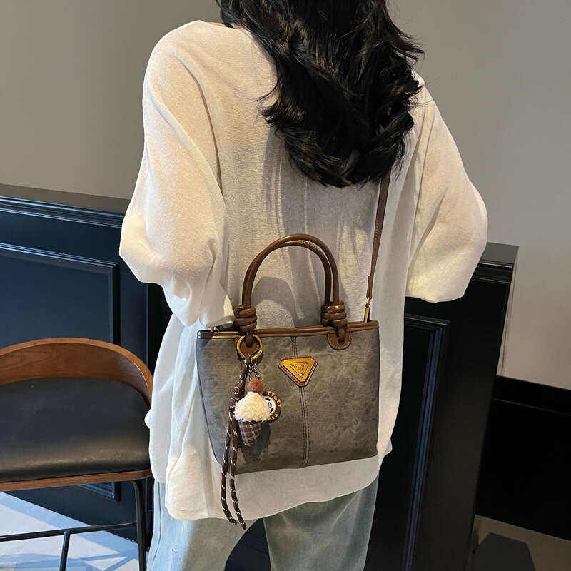 Trendy Versatile Handheld Bucket 2025 New Fashion Casual Shoulder High-end Commuter Crossbody Bag for Women