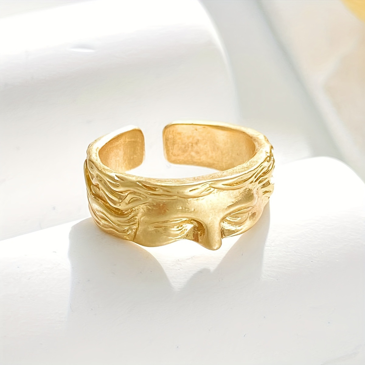 European and American popular Venus half face ring for both men and women, cool and fashionable style, adjustable opening, creat