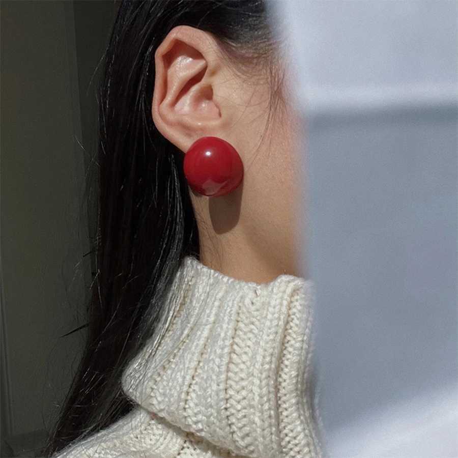 Ins Exaggerated 1.8cm Half Round Simulated Round Earrings White Declaration Earrings Female Korean Earrings Jewelry Gift Y250401
