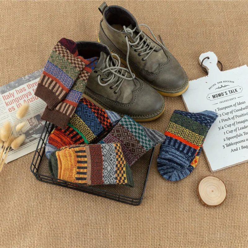 5 Pairs Winter Mens Socks Thicken Sheeps Wool Socks Warm Men Retro Style Colorful Fashion Man Socks For Snow boots 251028