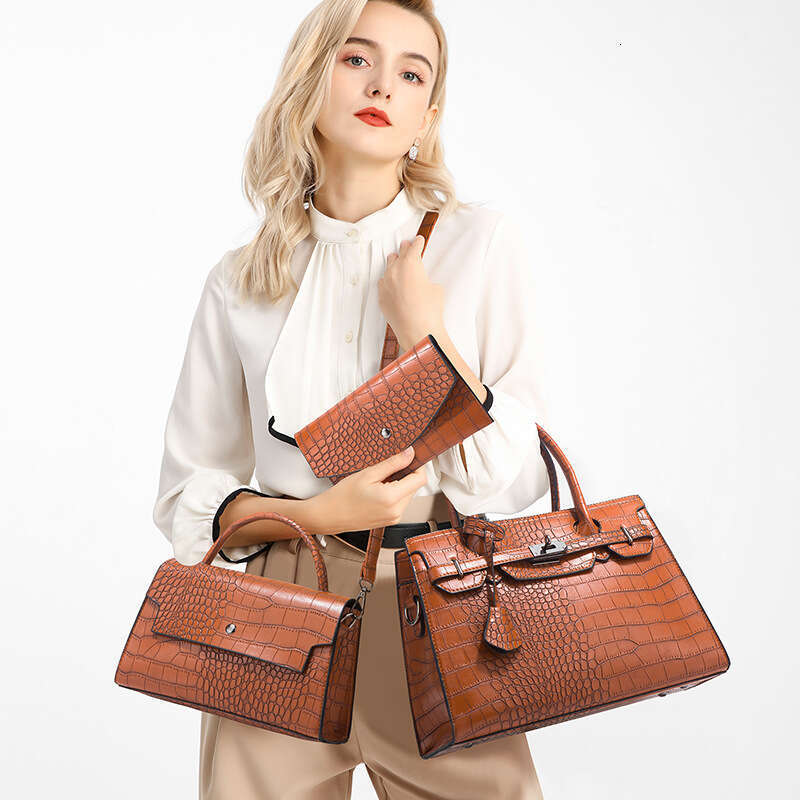 Autumn/Winter Crocodile Pattern Handbag Diagonal Cross Large Capacity Three piece Set Mother Bag 2025 New Casual Fashion Trend Clothing