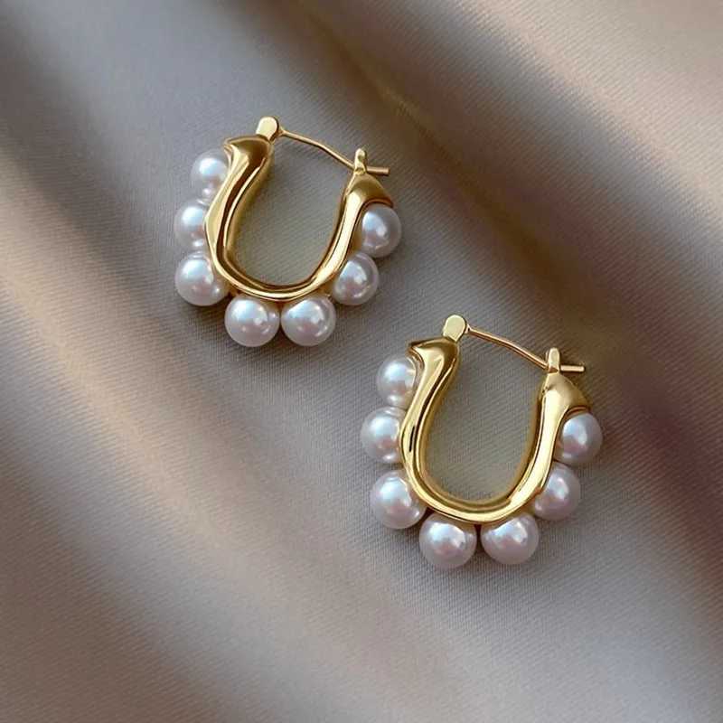 2023 New Arrival Retro Elegant Imitation Pearl Oval Hoop Earrings For Women Fashion Classic Geometric Jewelry Gifts Y250401