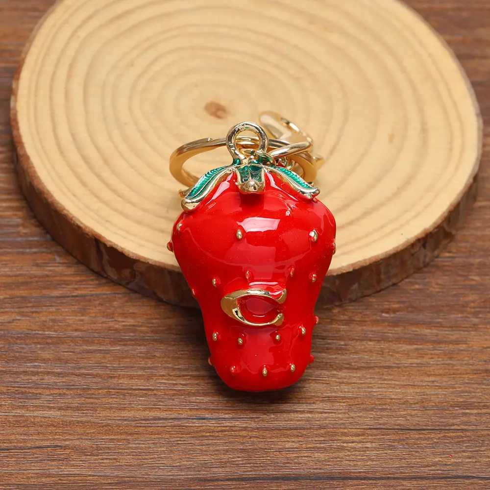 Cute fruit red strawberry pendant keychain suitable for keybags car pendants decorative jewelry accessories holiday gifts X250402