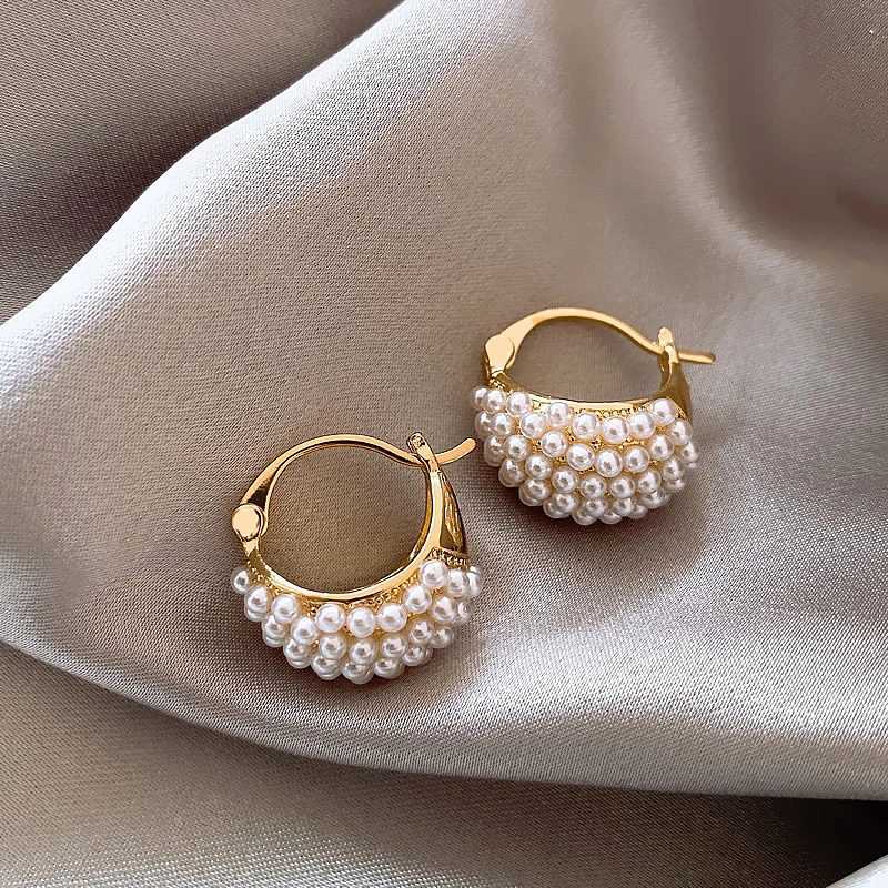 2023 New Arrival Light Luxury Elegant French Retro Simulated-pearl Stud Earrings For Women Fashion Geometric Jewelry Gifts Y250401