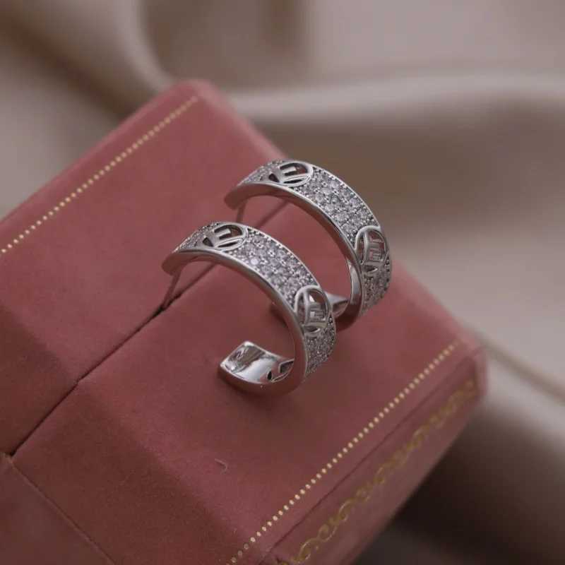 2024 Korean New Design Fashion Jewelry 14K Gold Plated C-shaped Zircon Letter F Earrings Elegant Womens Daily Work Accessories Y250401