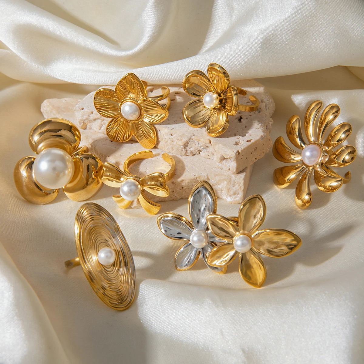 Vintage 18K Gold Plated Stainless Steel Pearl Geometric Flower Shaped Open End Ring Women Anti Allergic Charm Daily Jewelry 251031