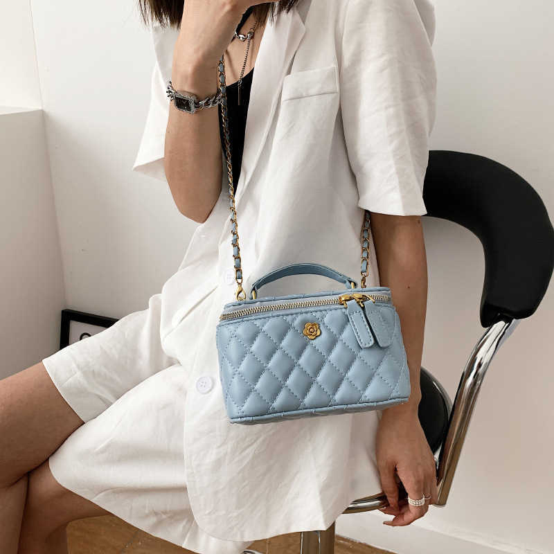 Handheld chain bag for women new trendy and fashionable solid color western-style crossbody bag with high-end texture diamond grid small square bag w2