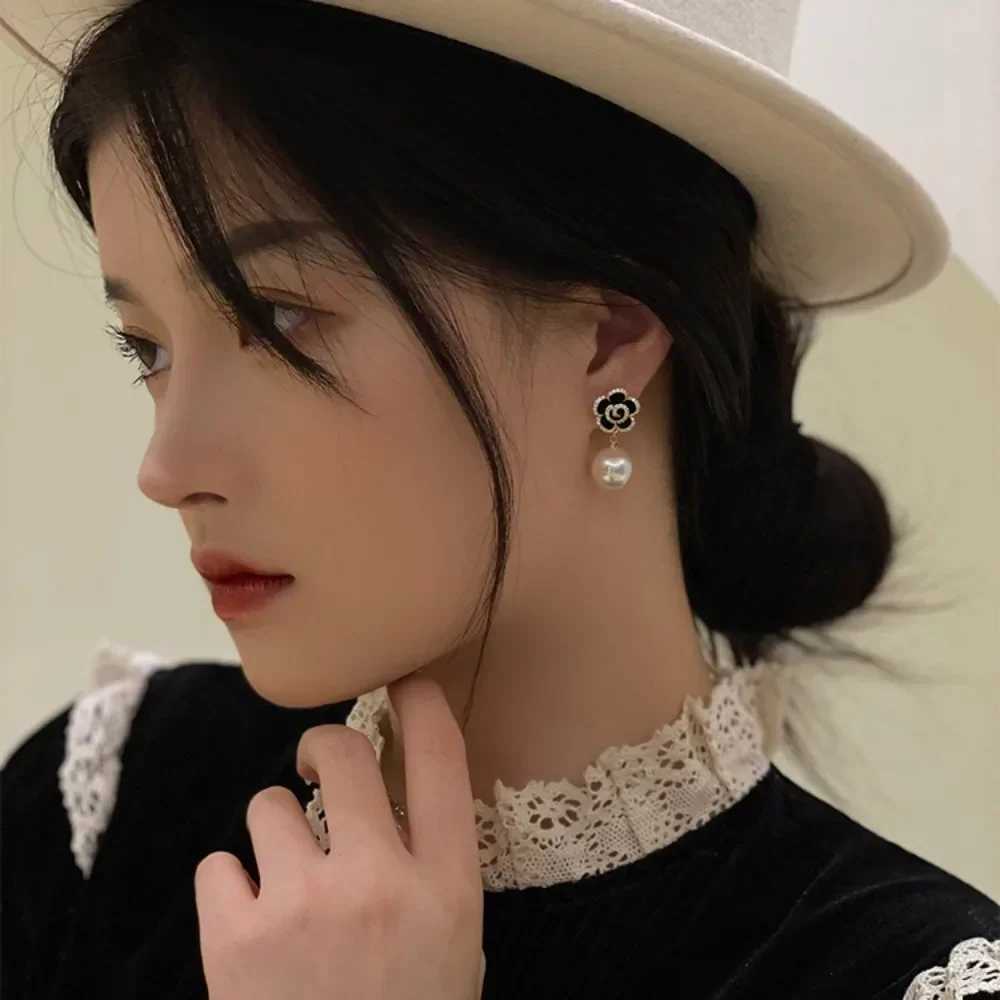 Camellia Pearl Pendant Earrings Womens Luxury Brand Design Party Wedding Jewelry Gift Earrings Fashion Women 2024 Trend Y250401