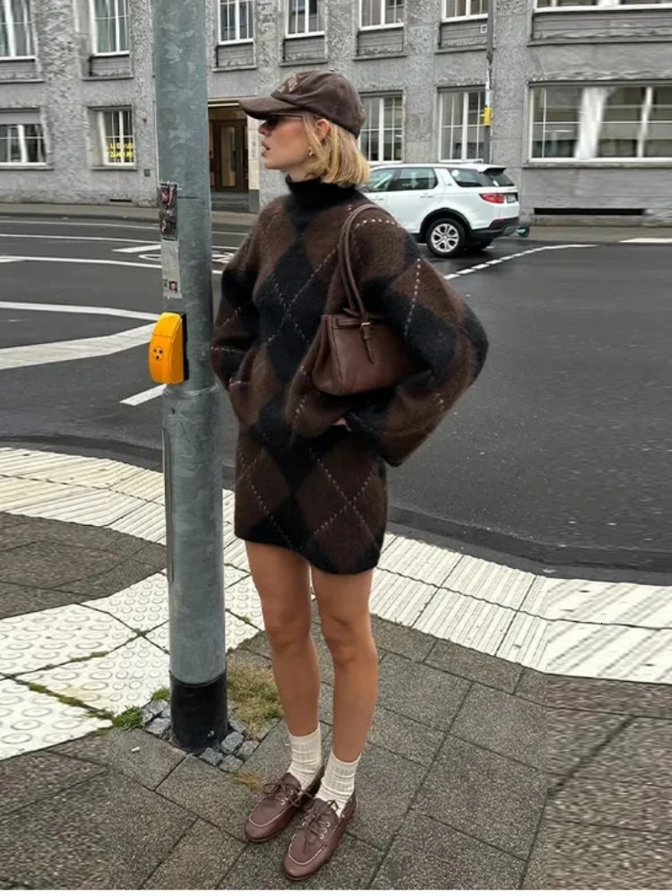 Brown Vintage Argyle Plaid Knitted Dress Sets Women Causal Turtleneck Loose Sweater Knit Mini Skirts Set Winter Women Knitwear251027