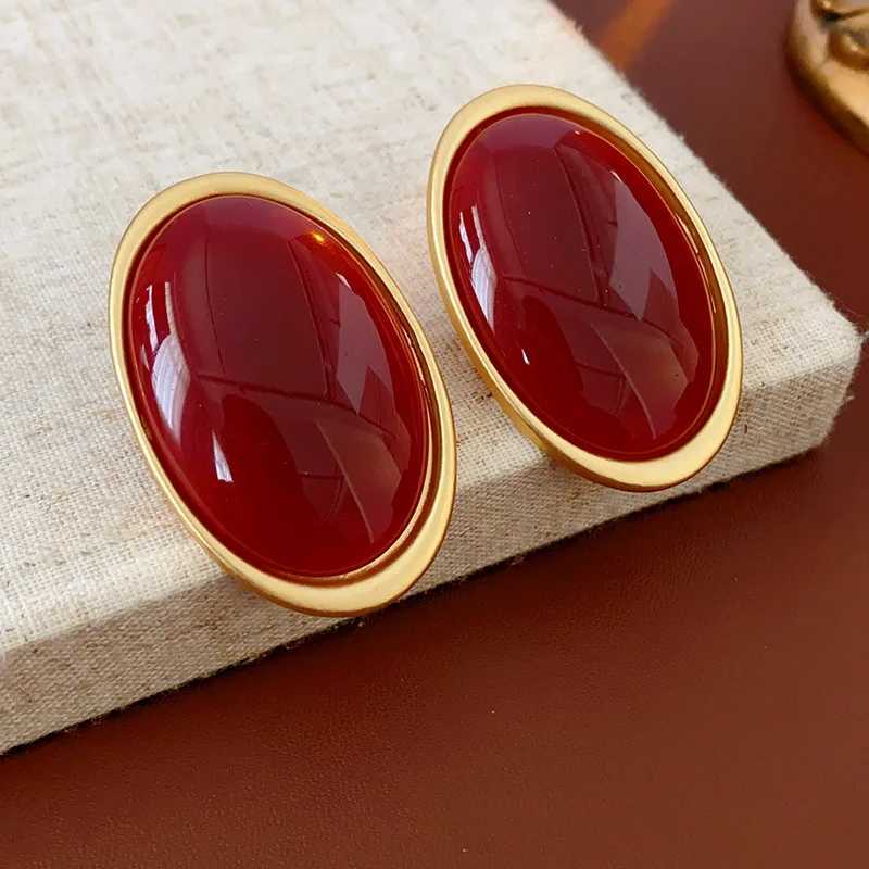 Ankela red oval womens retro design womens fashionable and elegant stud earrings light luxury high-end jewelry Y250401