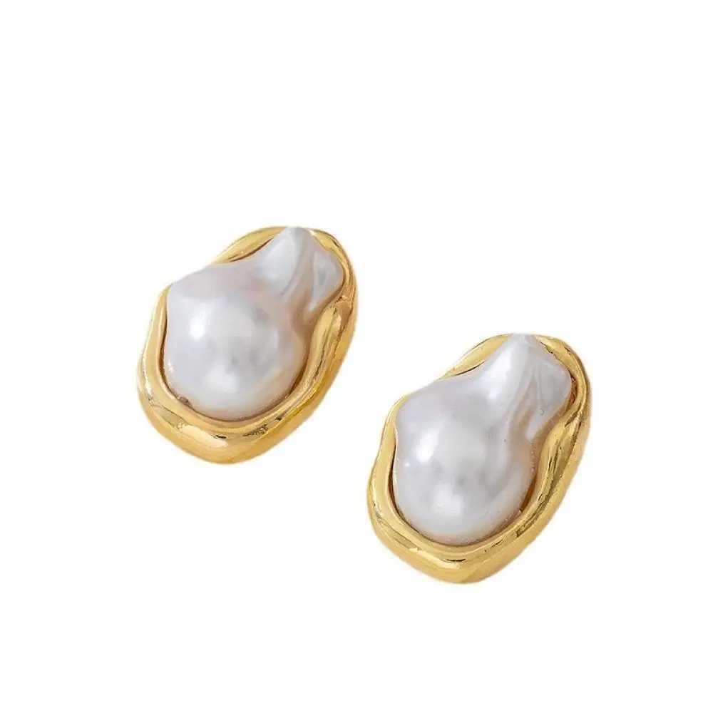 Exquisite Irregular Baroque Pearl Earrings Womens Retro Gold Metal Edge Earrings Jewelry Accessories Y250401