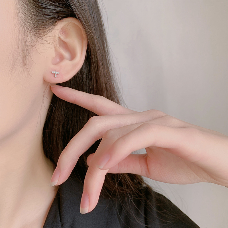 Chic Vintage-Inspired 925 Silver Studs Featuring Sparkling Crystals and White Zircons Ideal for Bridesmaids